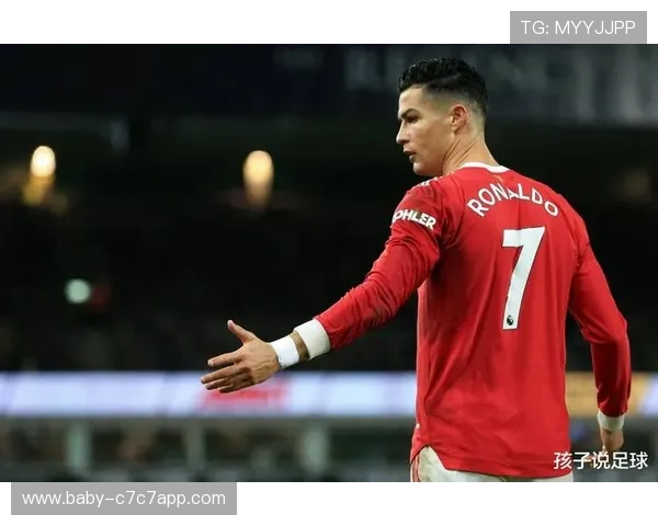 足球封神球星传奇一生揭秘 从巅峰到荣耀背后的不为人知故事